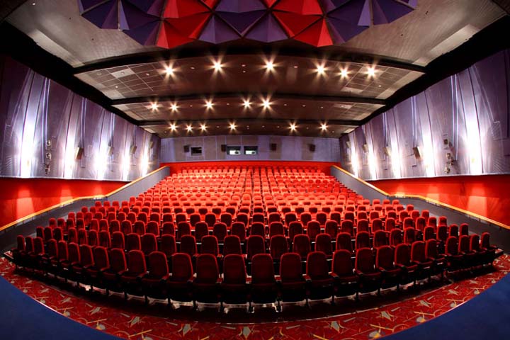 Кинотеатр «Люксор» в Отрадном